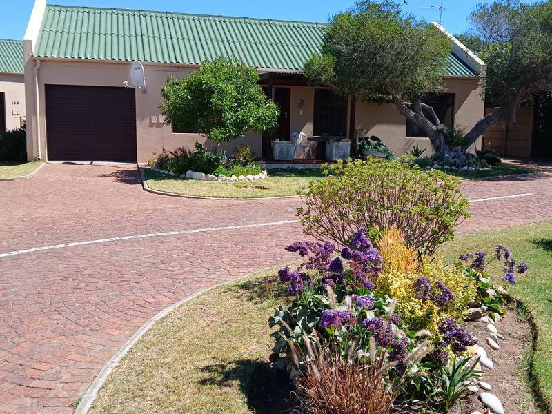 2 Bedroom Property for Sale in Stilbaai Wes Western Cape